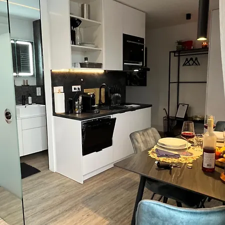 Apartamento Voll Ausgestattete - Self Check-in - Kueche-parkplatz - Beyond Staying
